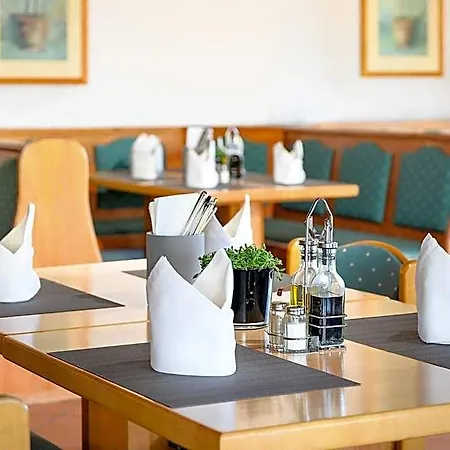 Olympia Schiessanlage Hotel *